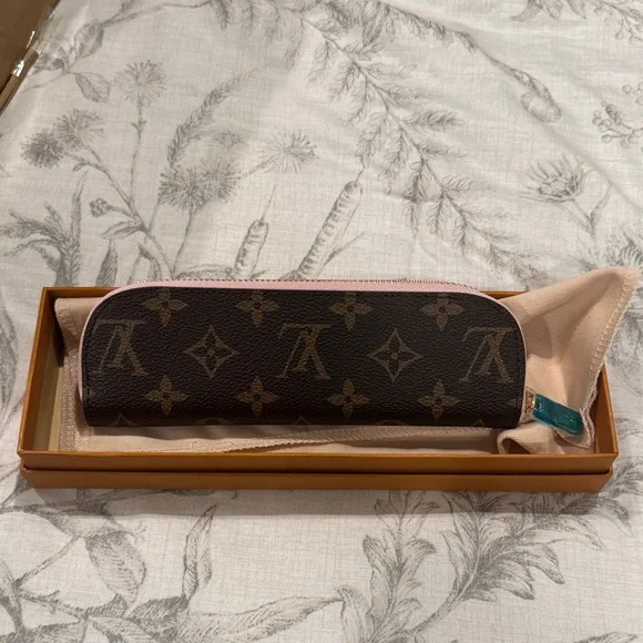 Louis Vuitton style pencil case - Picture 2 of 6